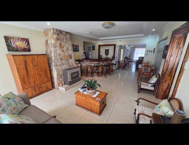 5 BEDROOM HOUSE FOR SALE IN BRACKENHURST